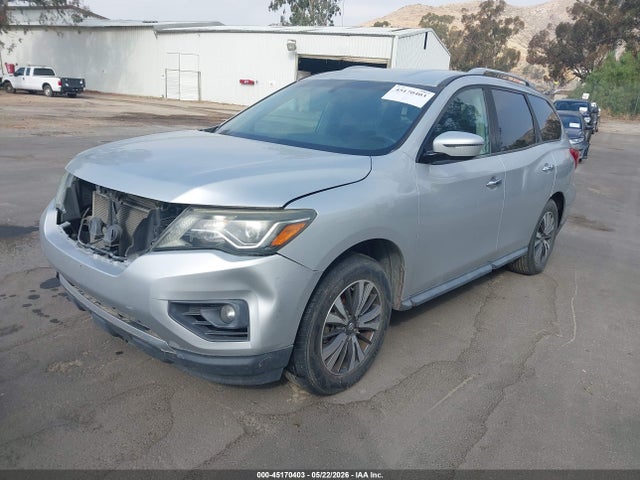 Nissan Pathfinder Sv