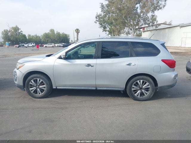 Nissan Pathfinder Sv