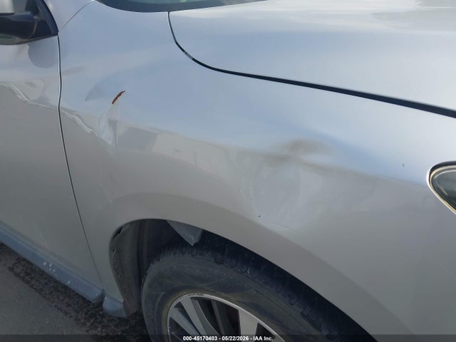 Nissan Pathfinder Sv