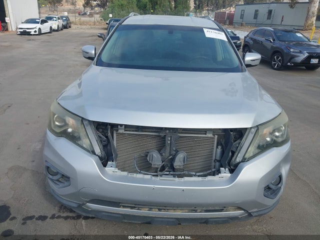 Nissan Pathfinder Sv