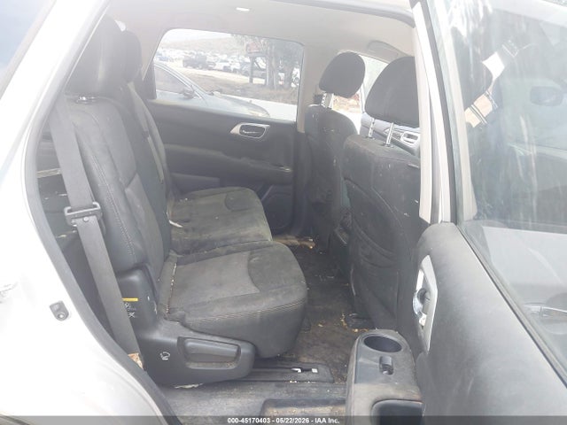 Nissan Pathfinder Sv