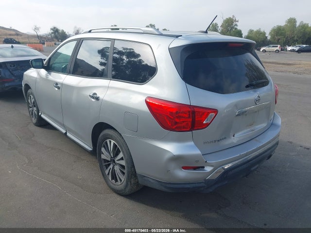 Nissan Pathfinder Sv