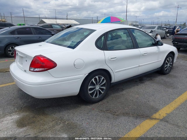 Ford Taurus Se