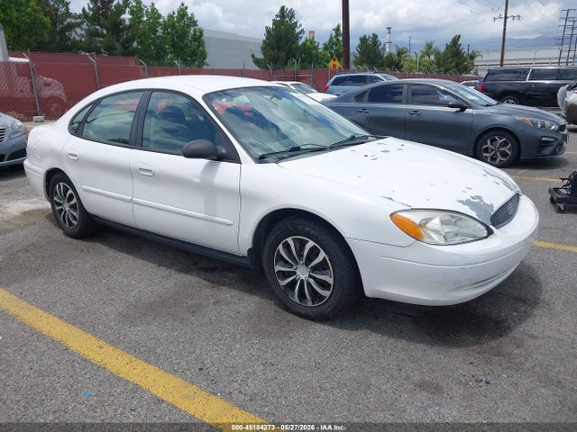 Salvage Ford Taurus Image