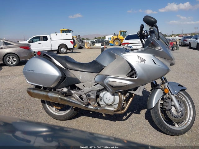 Honda Nt700 V