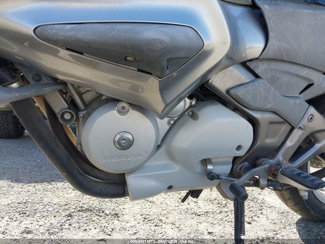 Honda Nt700 V