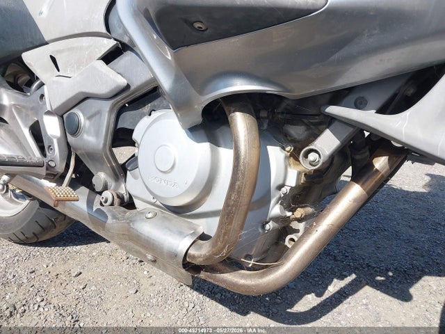 Honda Nt700 V