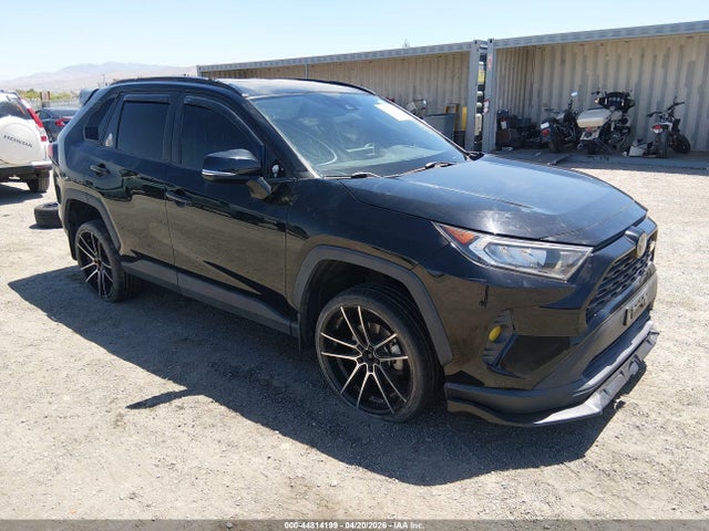 Salvage Toyota RAV4 Image