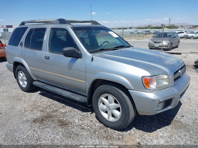 Salvage Nissan Pathfinder Image