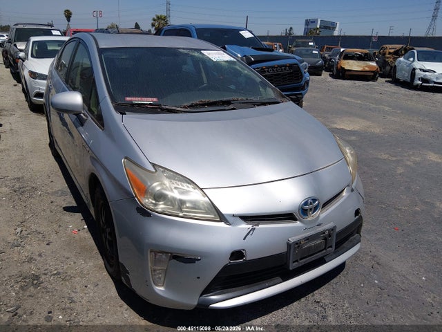 Salvage Toyota Prius Image