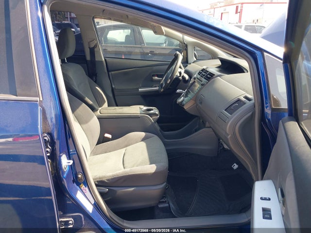 Toyota Prius v Three