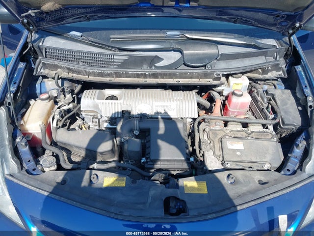 Toyota Prius v Three