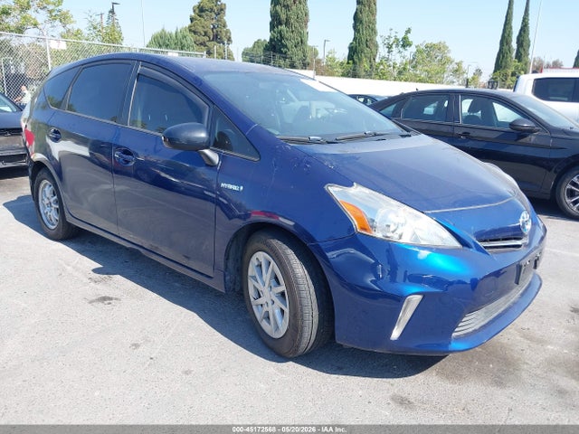 Salvage Toyota Prius v Image