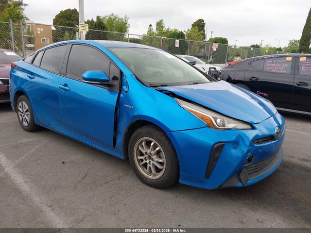 Salvage Toyota Prius Image