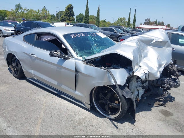 Salvage Ford Mustang Image