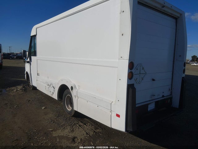 Isuzu Commercial Van