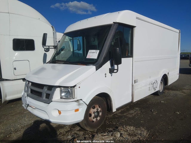 Isuzu Commercial Van
