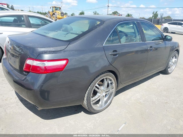 Toyota Camry Xle V6