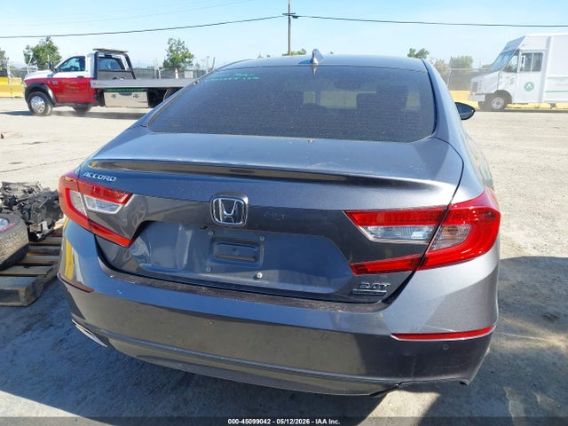 Honda Accord Touring 2.0t
