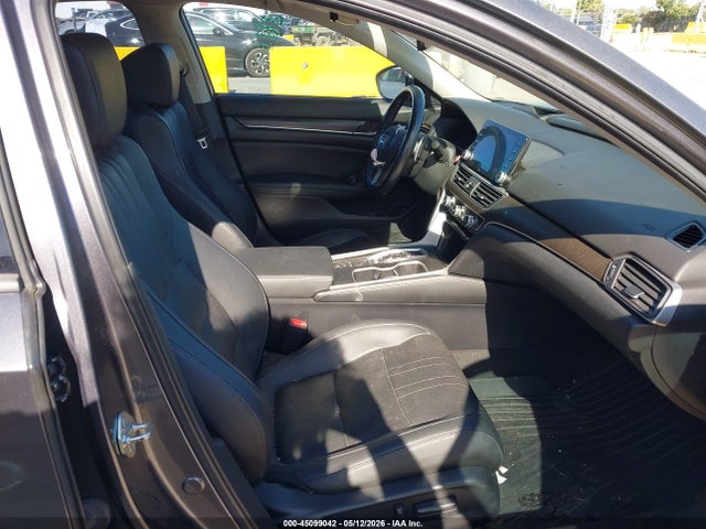 Honda Accord Touring 2.0t