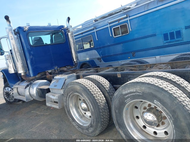 Peterbilt 388