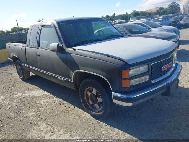 Salvage GMC Sierra Image