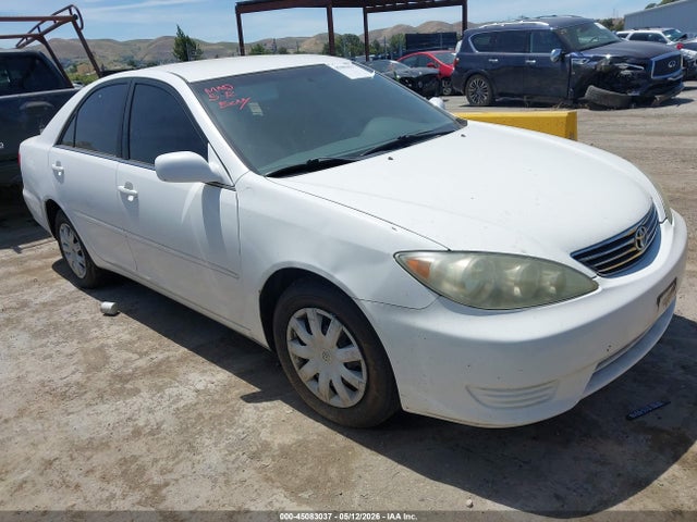 Salvage Toyota Camry Image