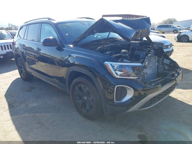 Salvage Volkswagen Atlas Image