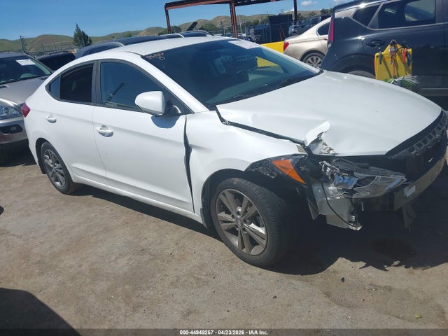 Salvage Hyundai ELANTRA Image