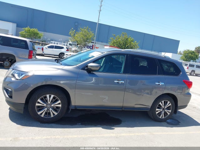 Nissan Pathfinder S