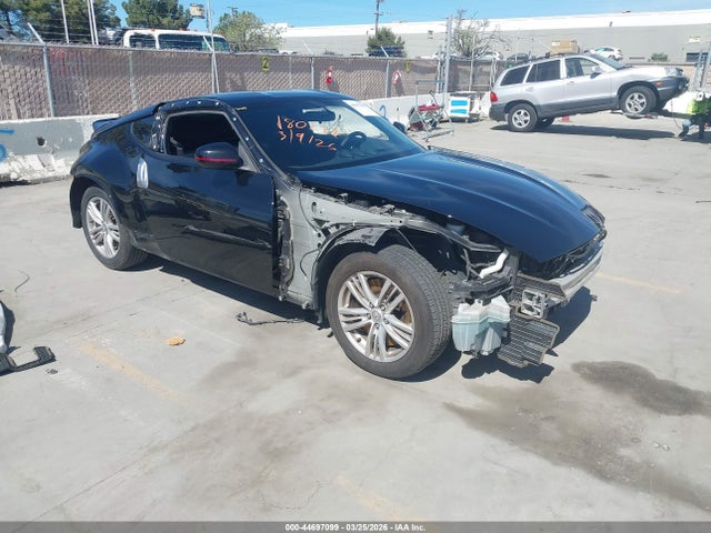 Salvage Nissan 370Z Image