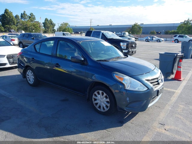Salvage Nissan Versa Image