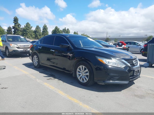 Salvage Nissan Altima Image