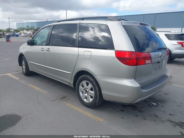 Toyota Sienna Le