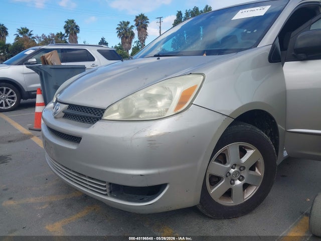 Toyota Sienna Le