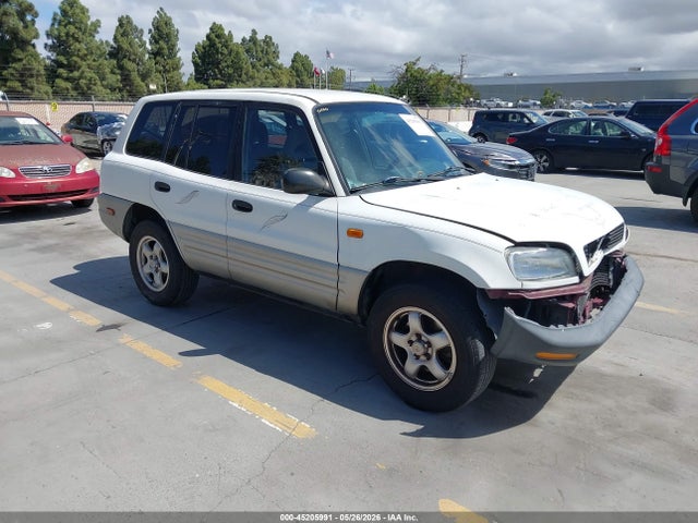 Salvage Toyota RAV4 Image
