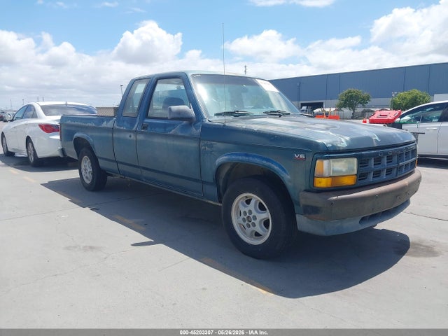 Salvage Dodge Dakota Image