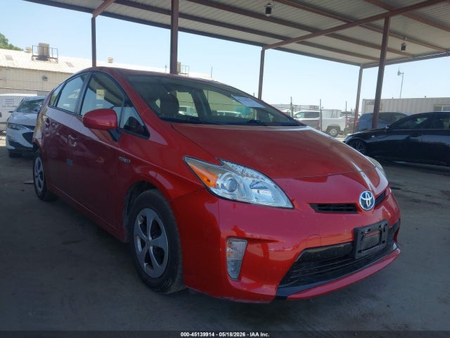 Salvage Toyota Prius Image