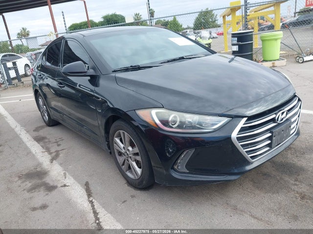 Salvage Hyundai ELANTRA Image