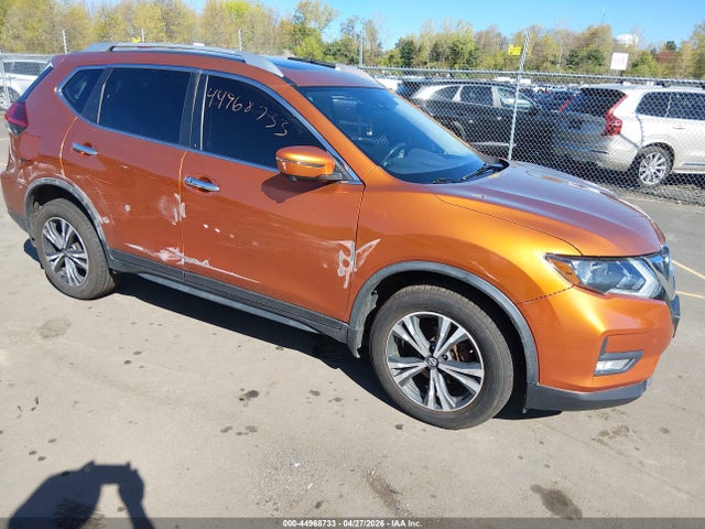 Salvage Nissan Rogue Image