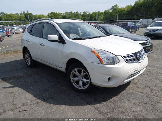 Salvage Nissan Rogue Image