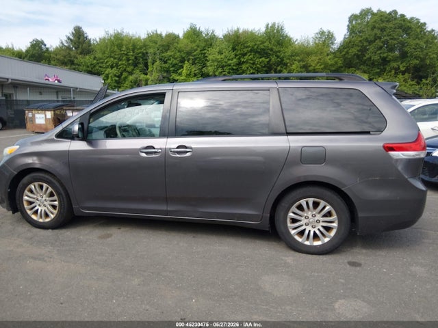 Toyota Sienna Xle V6