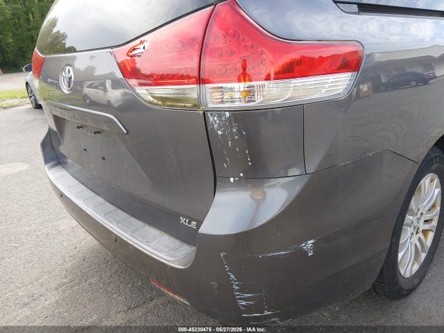Toyota Sienna Xle V6