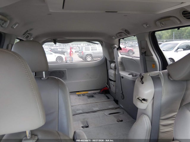 Toyota Sienna Xle V6
