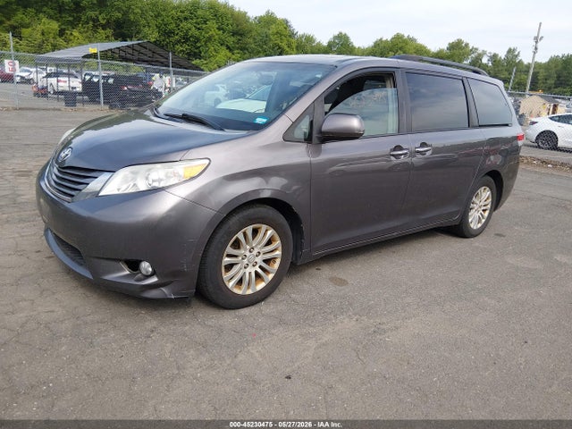 Toyota Sienna Xle V6