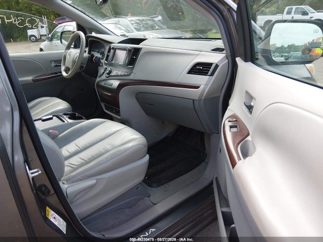 Toyota Sienna Xle V6