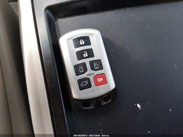 Toyota Sienna Xle V6
