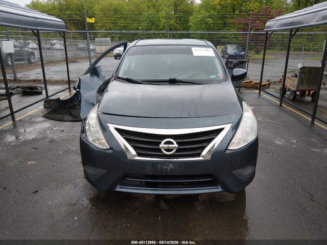 Nissan Versa 1.6 S+