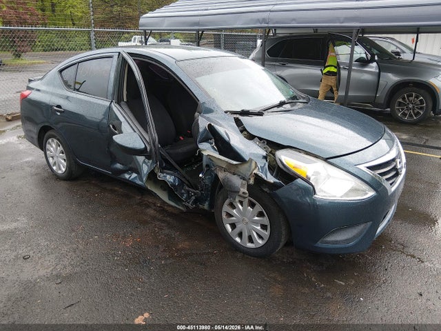Salvage Nissan Versa Image