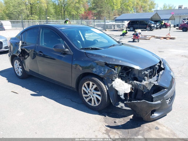 Salvage Mazda Mazda3 Image